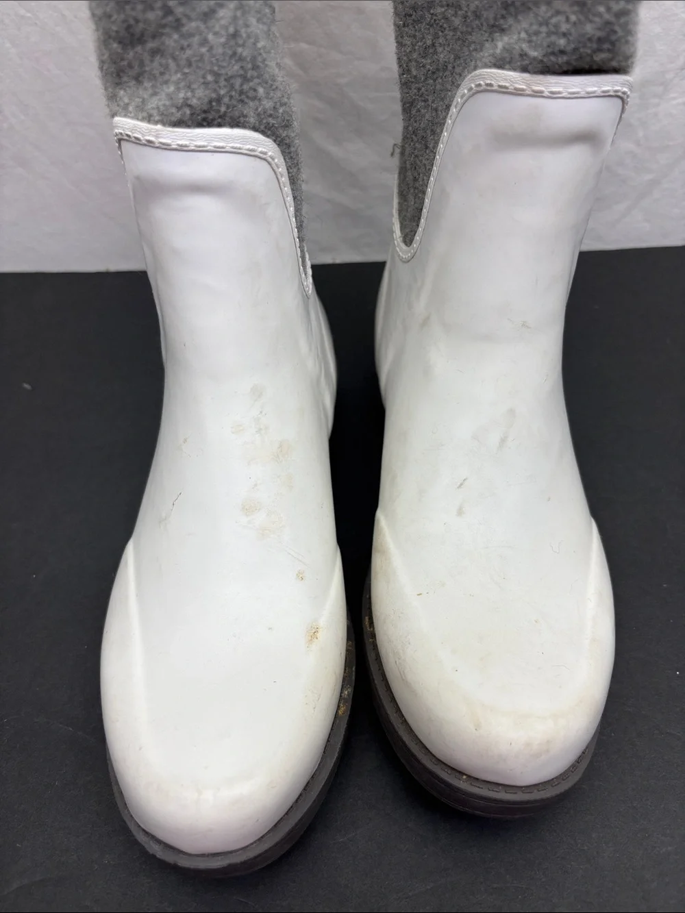 UGG White & Gray Tall Rain Boots, SZ 8 women’s, 1(BA)